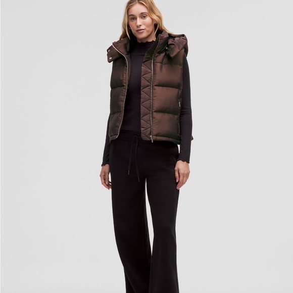 Wunder Puff Cropped Vest - Picture 2 of 13